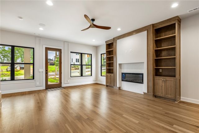 1031 NW A Street, Bentonville, AR 72712