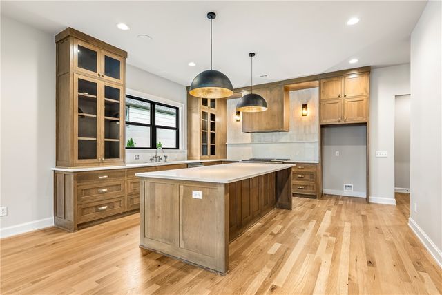1031 NW A Street, Bentonville, AR 72712