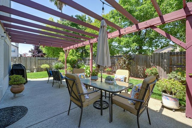 349 Brennen Cir, Roseville, CA 95678