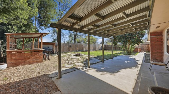 2607 W Dartmouth Avenue, Visalia, CA 93277