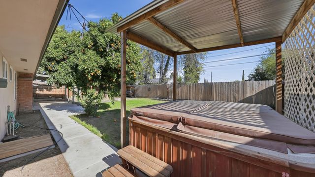 2607 W Dartmouth Avenue, Visalia, CA 93277