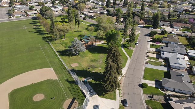 2607 W Dartmouth Avenue, Visalia, CA 93277