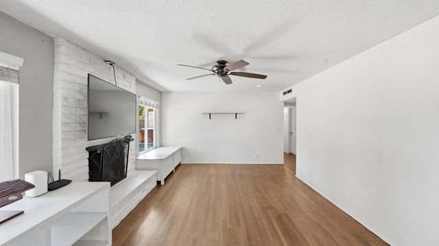 2607 W Dartmouth Avenue, Visalia, CA 93277