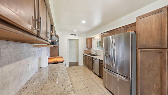 2607 W Dartmouth Avenue, Visalia, CA 93277