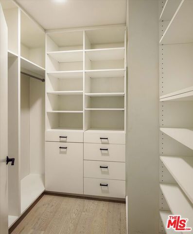 9761 Via Pavia, Burbank, CA 91504