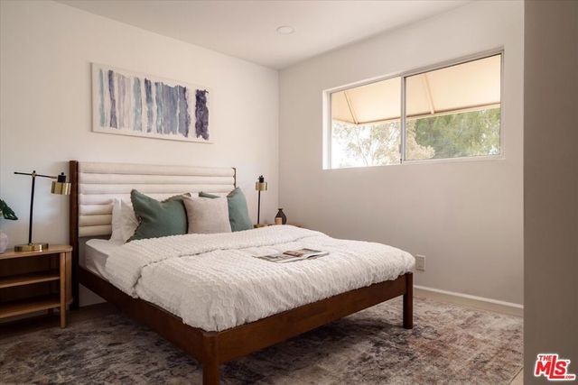 9761 Via Pavia, Burbank, CA 91504