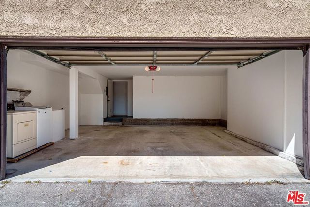 9761 Via Pavia, Burbank, CA 91504