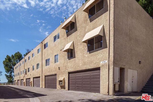 9761 Via Pavia, Burbank, CA 91504