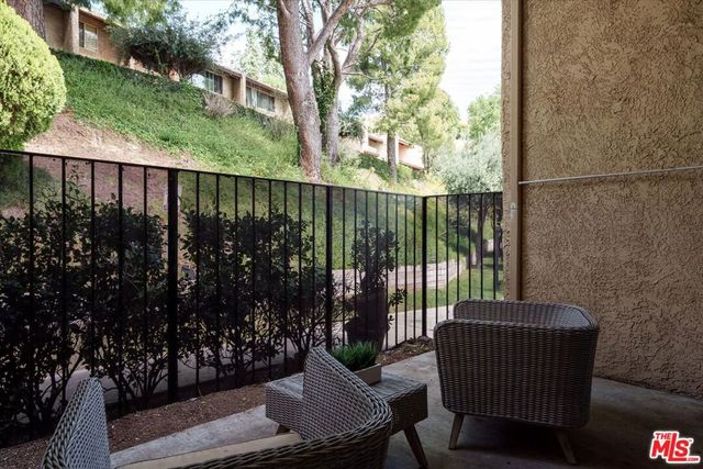 9761 Via Pavia, Burbank, CA 91504