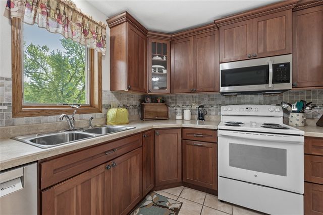 4427 J Street SW, Cedar Rapids, IA 52404