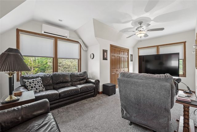 4427 J Street SW, Cedar Rapids, IA 52404