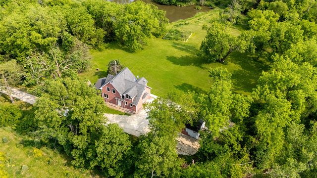 4427 J Street SW, Cedar Rapids, IA 52404