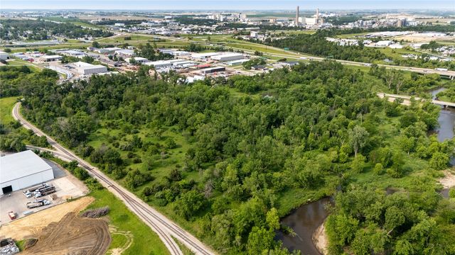 4427 J Street SW, Cedar Rapids, IA 52404