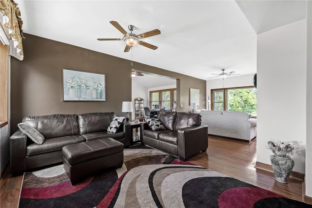 4427 J Street SW, Cedar Rapids, IA 52404