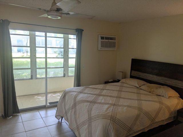 6 Ventnor A Drive, Deerfield Beach, FL 33442