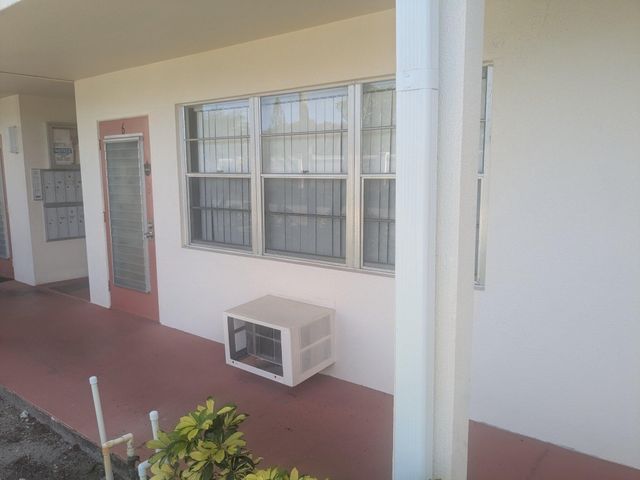 6 Ventnor A Drive, Deerfield Beach, FL 33442