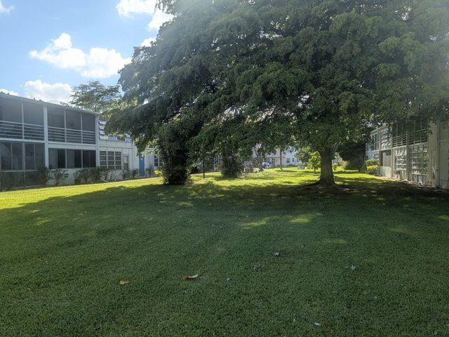 6 Ventnor A Drive, Deerfield Beach, FL 33442