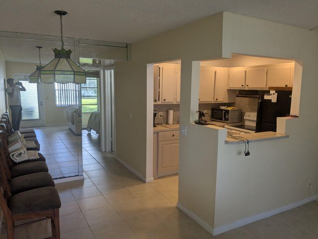 6 Ventnor A Drive, Deerfield Beach, FL 33442
