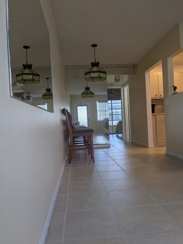 6 Ventnor A Drive, Deerfield Beach, FL 33442