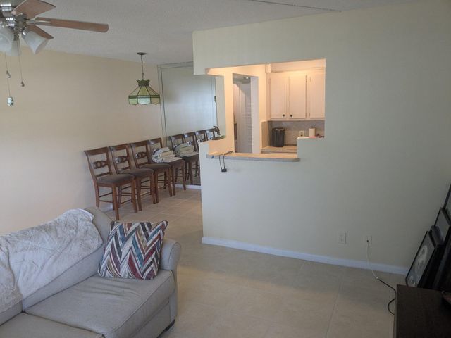6 Ventnor A Drive, Deerfield Beach, FL 33442