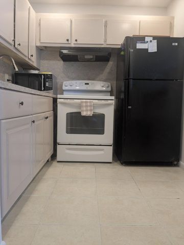 6 Ventnor A Drive, Deerfield Beach, FL 33442