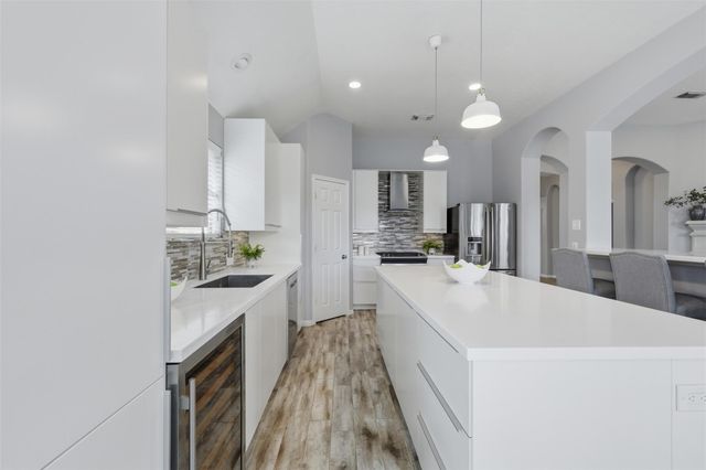 13006 Wedgewater Lane, Pearland, TX 77584