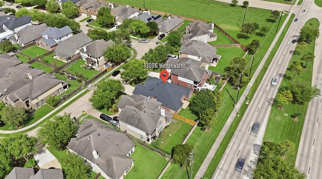 13006 Wedgewater Lane, Pearland, TX 77584