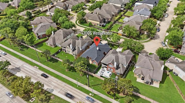 13006 Wedgewater Lane, Pearland, TX 77584