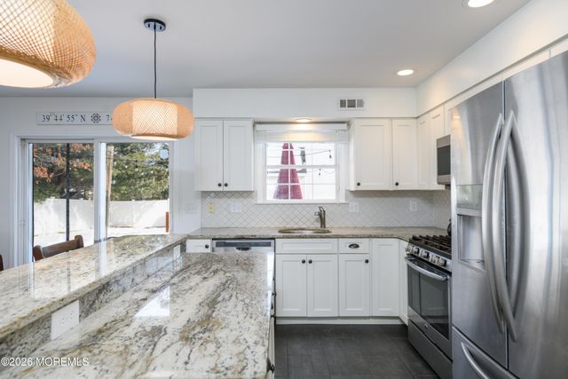 248 Compass Road, Manahawkin, NJ 08050