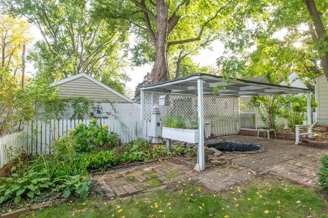 2724 France Avenue N, Robbinsdale, MN 55422