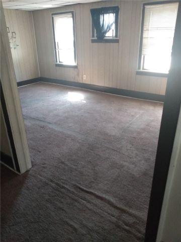 719 Spruce Ave, Sharon, PA 16146