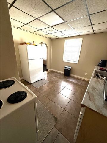 719 Spruce Ave, Sharon, PA 16146