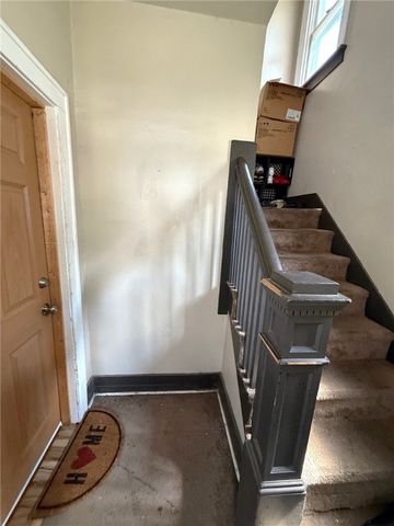 719 Spruce Ave, Sharon, PA 16146