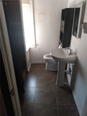 719 Spruce Ave, Sharon, PA 16146