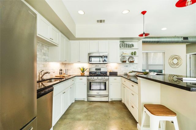 7601 Bethune Ave B, Austin, TX 78752