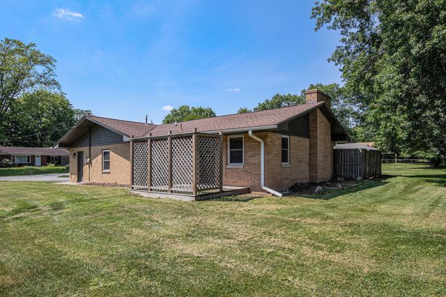 3804 Sunset Drive, Valparaiso, IN 46383