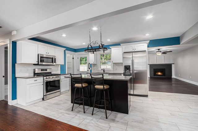 3804 Sunset Drive, Valparaiso, IN 46383