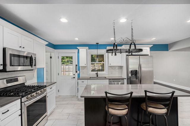 3804 Sunset Drive, Valparaiso, IN 46383