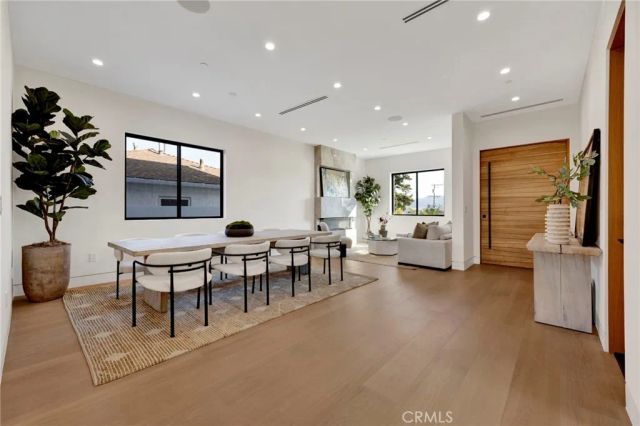 706 S Kenneth Road, Burbank, CA 91501