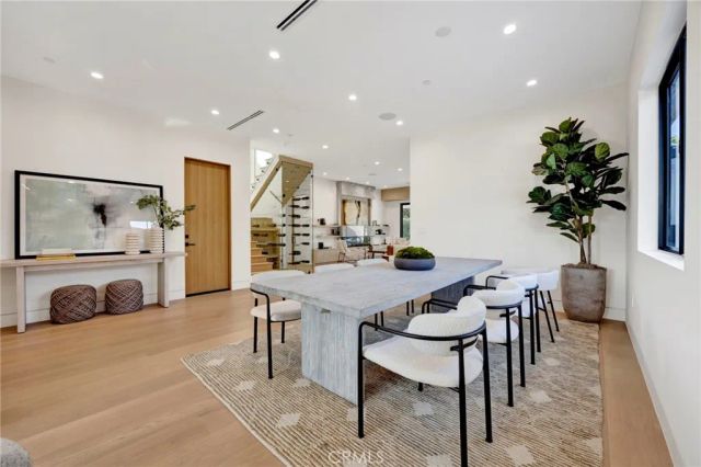 706 S Kenneth Road, Burbank, CA 91501