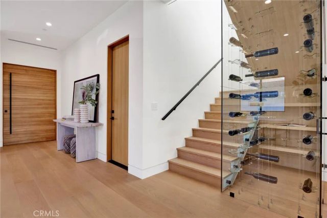 706 S Kenneth Road, Burbank, CA 91501
