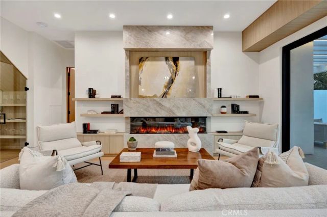 706 S Kenneth Road, Burbank, CA 91501