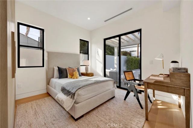 706 S Kenneth Road, Burbank, CA 91501