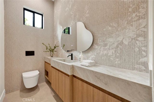 706 S Kenneth Road, Burbank, CA 91501
