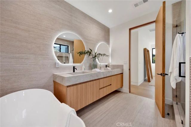 706 S Kenneth Road, Burbank, CA 91501