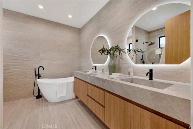 706 S Kenneth Road, Burbank, CA 91501
