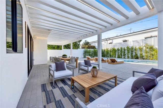 706 S Kenneth Road, Burbank, CA 91501