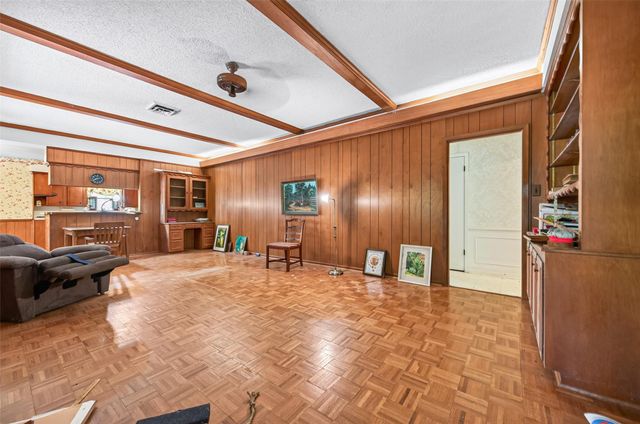 7131 Holmsley Lane N, Houston, TX 77040