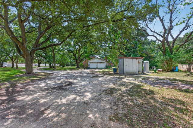 7131 Holmsley Lane N, Houston, TX 77040