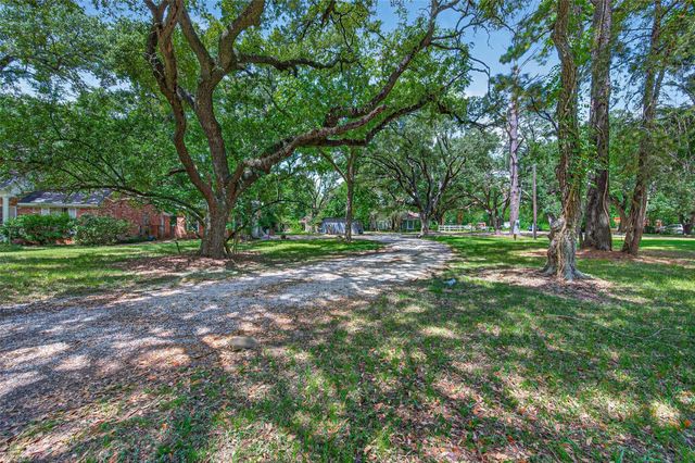 7131 Holmsley Lane N, Houston, TX 77040